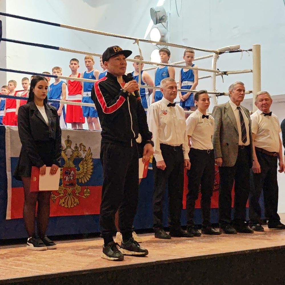 Завод дорожной техники «Регион 45» поддерживает развитие молодежного спорта в Новороссии